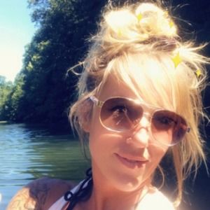 Meet your Posher, Laurie